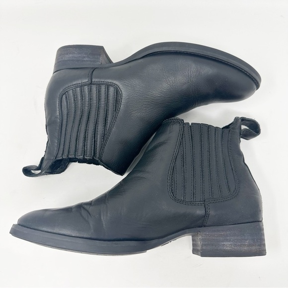 Ariat Chelsea Pull-On Leather Ankle Boots - Picture 6 of 8